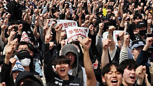 Samsung pay deal marks seismic change for S Korea