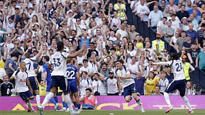 Spurs survive with victory over Everton