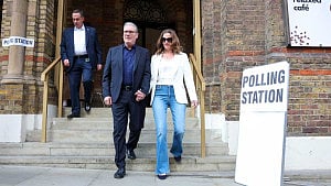 Starmer vows to fight after Labour setback