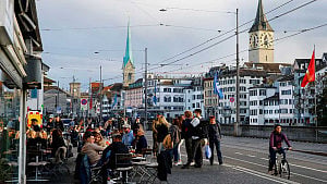 Knife attack injures 3 in Swiss city