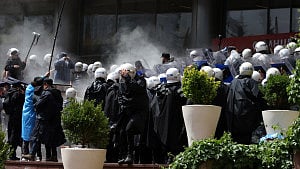 Turkish police force ousted opposition out of headquarters