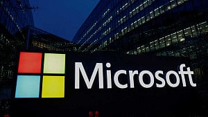 UK probes Microsoft dominance