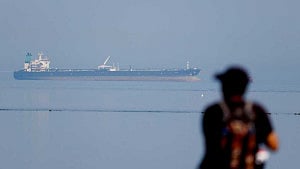 US extends sanctions waiver on Russian oil