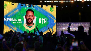 Neymar awaits MRI for calf injury