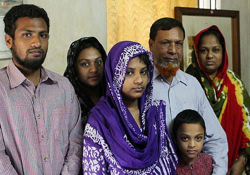 সপরিবারে বীর প্রতীক মতিউর রহমান 