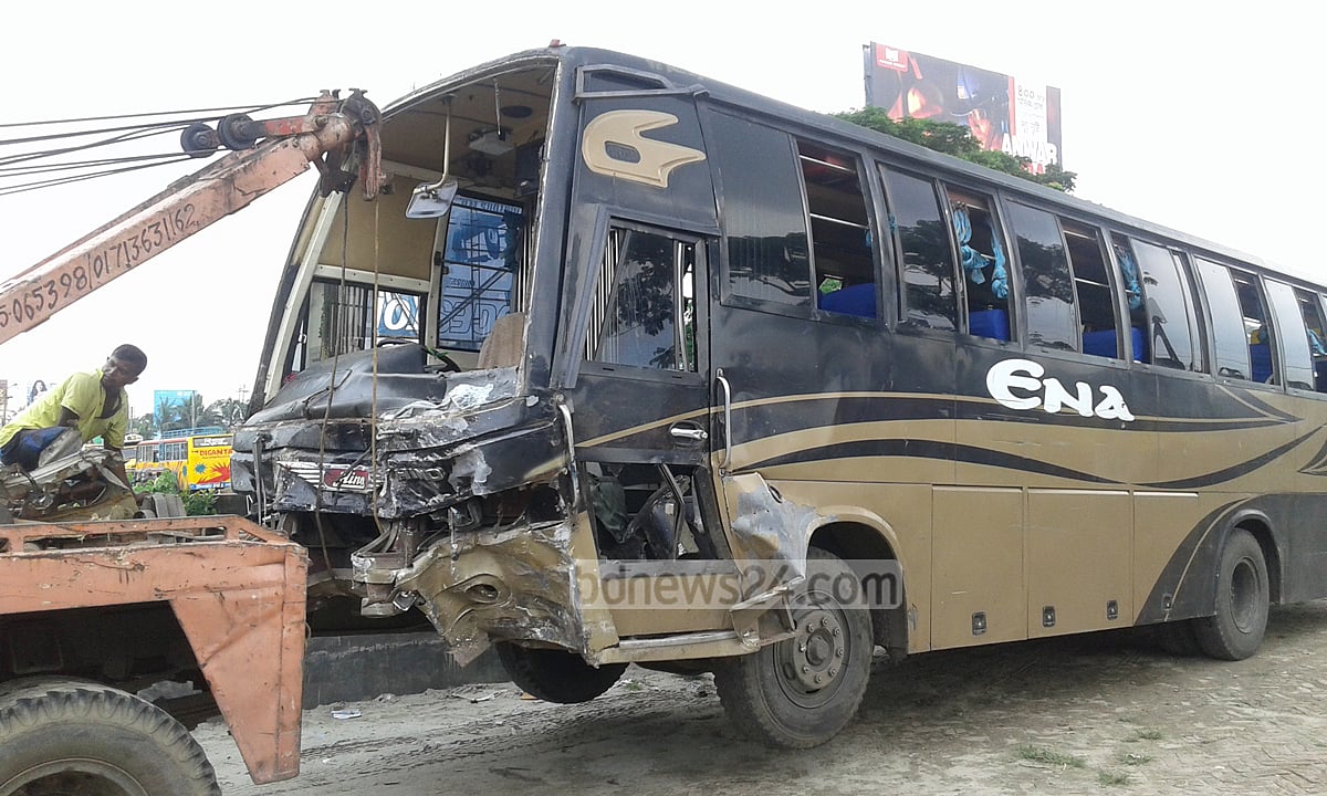 দুর্ঘটনার আইন: গুরুপাপে লঘুশাস্তি বাবুদের