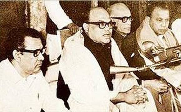 তাজউদ্দিনকে 'পাতি বুর্জোয়াদের প্রতিনিধি' হিসেবে চিহ্নিত করে সৈয়দ নজরুল ইসলাম, ক্যাপ্টেন মনসুর আলী, কামরুজ্জামানের ভারত ছাড়ার দাবিতে পোস্টারে সয়লাব 