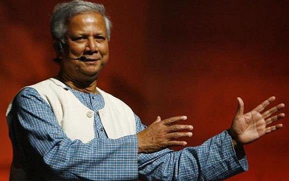 
মিডিয়া ট্রায়ালে ব্যর্থ হয়েই কি তিনি রাজনীতিতে ফিরে এলেন?