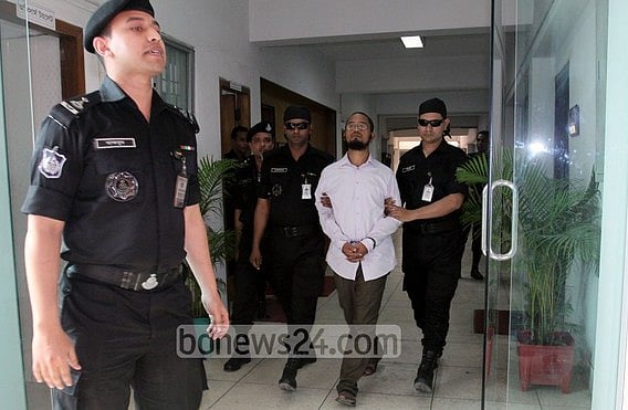 ফারাবী ফেসবুকে বলে: অভিজিৎ রায় আমেরিকা থাকে, সে যখন দেশে আসবে তখন তাকে হত্যা করা হবে 