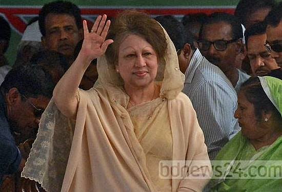 খালেদা জিয়া দেশের একজন সাবেক প্রধানমন্ত্রী এবং একটি বড় রাজনৈতিক দলের প্রধান বলেই সম্ভবত আদালতের নির্দেশ কার্যকর করার ক্ষেত্রে নানা ধরনের বিবেচনা কাজ করেছে খালেদা জিয়া দেশের একজন সাবেক প্রধানমন্ত্রী এবং একটি বড় রাজনৈতিক দলের প্রধান বলেই সম্ভবত আদালতের নির্দেশ কার্যকর করার ক্ষেত্রে নানা ধরনের বিবেচনা কাজ করেছে
