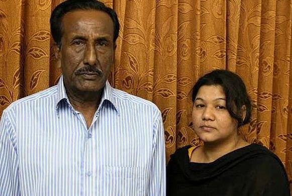 মেয়ে কণার নঙ্গে বাবা যুদ্ধাহত মুক্তিযোদ্ধা চাঁনমিয়া সরদার 