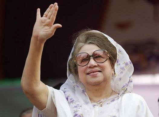 নানা ঝামেলা আর চক্রান্তে খালেদা জিয়া এবার যে ভুল করলেন সেটা বিএনপির কোমর ভেঙে দেবার জন্য যথেষ্ট 