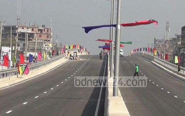 কথিত মহাসড়কে যা খুশি তা-ই করতে আমরা অভ্যস্ত হয়ে পড়েছি 
