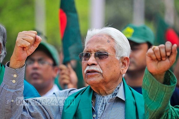কেন বঙ্গবন্ধুর ফোন পাওয়ার পরও সেনাপ্রধান জেনারেল শফিউল্লাহ সেনা ইউনিটসমূহকে অ্যাকশনে যাওয়ার নির্দেশ দিতে পারলেন না, সেটি প্রশ্ন তৈরি করে 