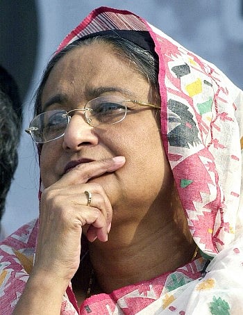 স্বনির্ভর জাতীয় অর্থনীতি বিকাশে শেখ হাসিনার দৃঢ়চিত্ত সাহসী পদক্ষেপ গ্রহণের সুফল বাংলাদেশ ও তার বিশাল জনগোষ্ঠী পাচ্ছে 
