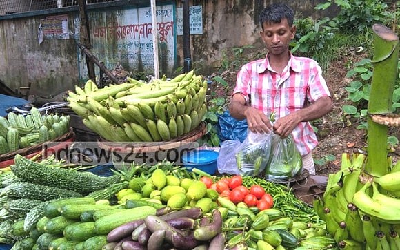 এই ভোগ সামগ্রিক চাহিদা বাড়ানোর মাধ্যমে দ্রব্যমূল্যের উপর চাপ সৃষ্টি করতে পারে 