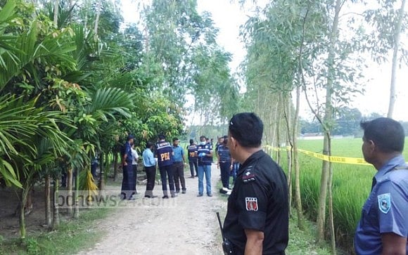 প্রশাসনিকভাবে এমন কঠোর অবস্থান কেন নেওয়া হল না, যাতে হত্যাকারীরা সত্যি সত্যি 'দৌড়ের ওপর' থাকে 