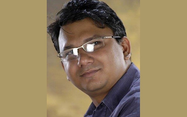 খবরের কাগজে প্রত্যেকবার তার হাসিখুশি মুখটি দেখে বুকের ভেতর মোচড় দিয়ে ওঠে 