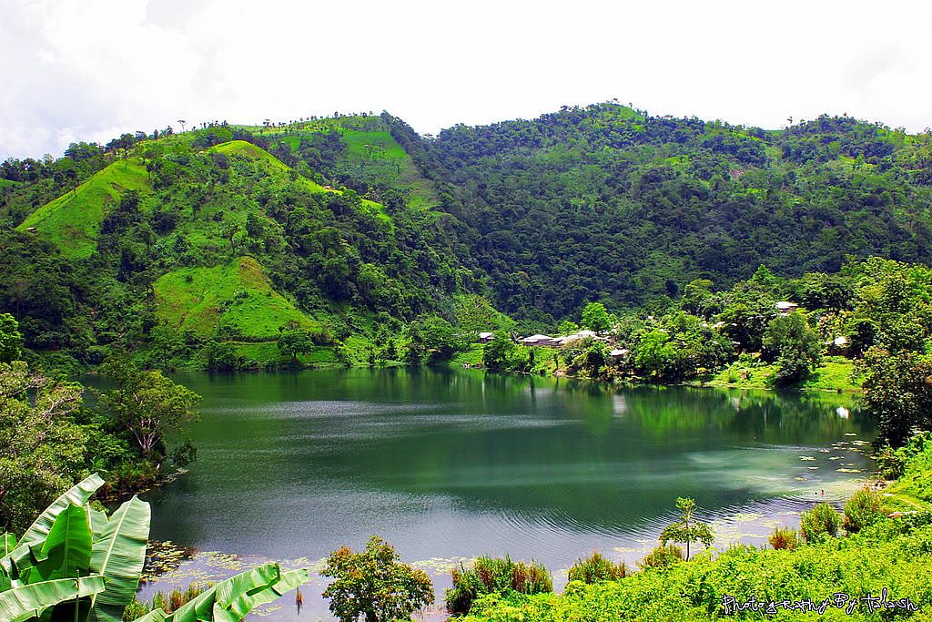 বন্ধ হোক হিল-খাটানোর বর্ণবাদী চিন্তা ও অপচর্চা