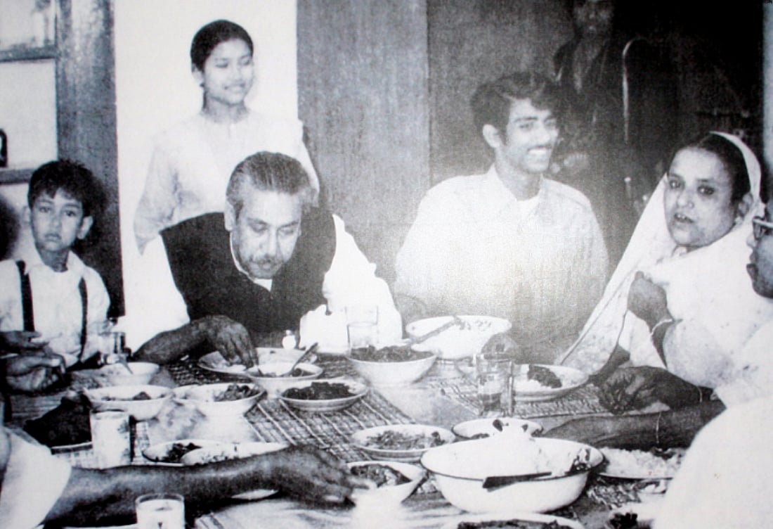 ফিরে ফিরে দেখা