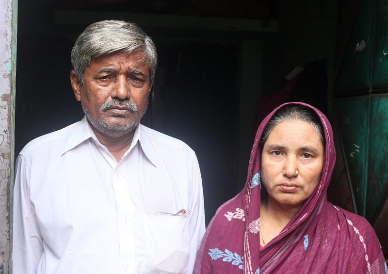 সস্ত্রীক যুদ্ধাহত মুক্তিযোদ্ধা মোহন মিয়া সস্ত্রীক যুদ্ধাহত মুক্তিযোদ্ধা মোহন মিয়া