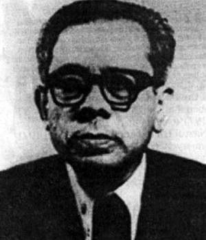 বিচারপতি আবু সাদাত মোহাম্মদ সায়েম অবৈধভাবে রাষ্ট্রপতির পদ দখল করেন এবং জনগণ কর্তৃক নির্বাচিত জাতীয় সংসদ ভেঙ্গে দেন 