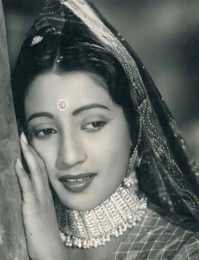 সত্যজিৎ রায়ের কোনো ছবিতেই কাজ করার সুযোগ পাননি বাংলা ছবির অত্যন্ত জনপ্রিয় অভিনেত্রী সুচিত্রা সেন 
