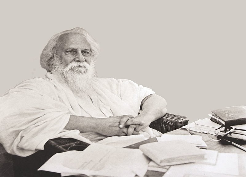 "রাষ্ট্রপ্রধান দেশে রাষ্ট্রতন্ত্রের মধ্যেই বিশেষভাবে বদ্ধ থাকে দেশের মর্মস্থান; সমাজপ্রধান দেশে দেশের প্রাণ সর্বত্র ব্যাপ্ত হয়ে থাকে।" 