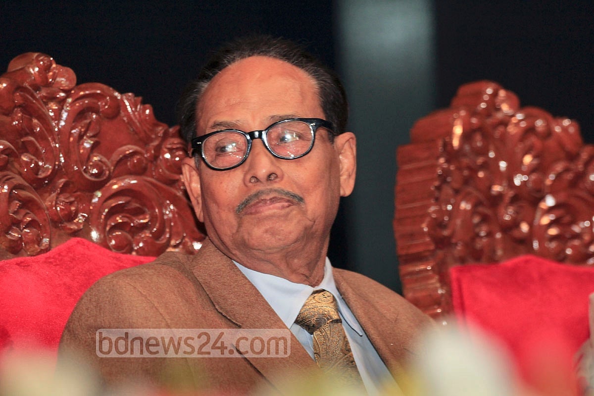 মধুর ক্যান্টিনে এরশাদের জন্মদিন পালন: ভুলে কি যাচ্ছি প্রতিবাদের ইতিহাস?