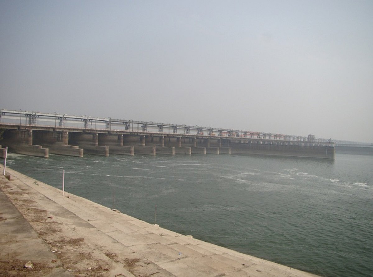 ফারাক্কা বাঁধ এবং আঞ্চলিক রাজনীতি