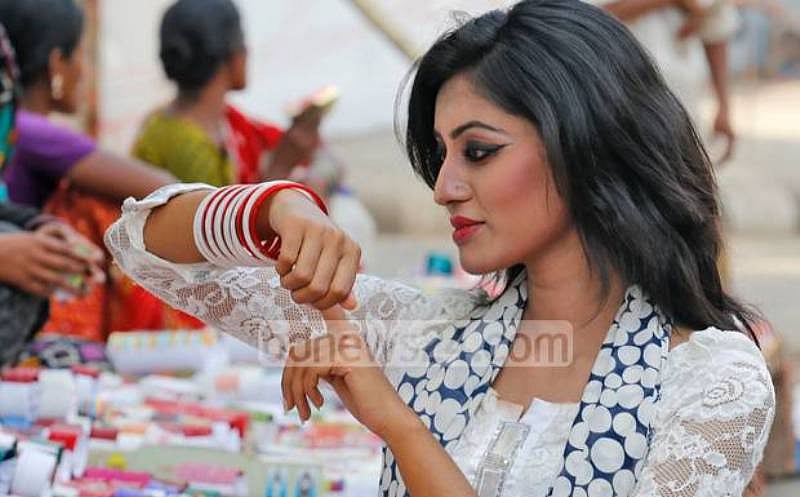 ২ বৈশাখ থেকে পরবর্তী পহেলা বৈশাখ পর্যন্ত বঙ্গাব্দ 'কাজীর গরুর' মতো 'হিসাবে থাকে গোয়ালে থাকে না', অন্ততপক্ষে শহুরে-হুজুগে-শিক্ষিত বাঙালির কাছে 