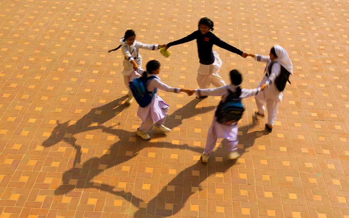 খুলে যাক আলোর দুয়ার