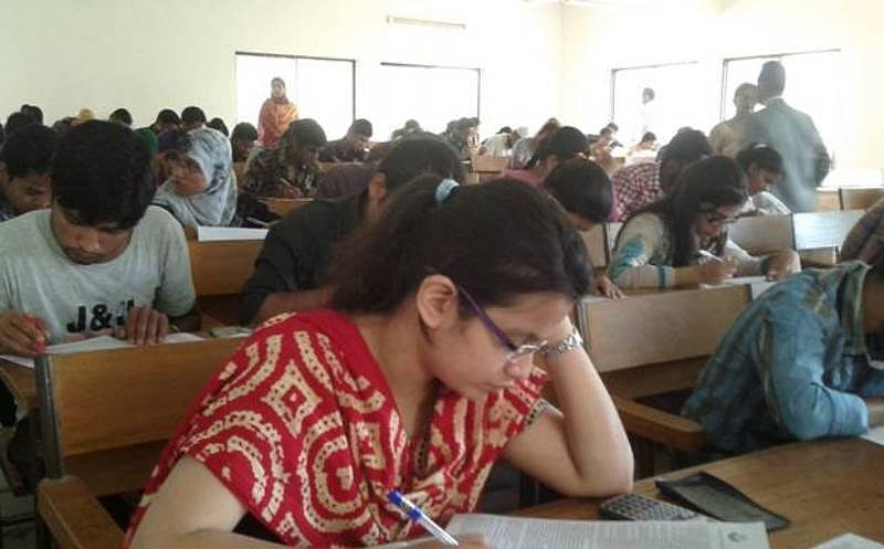 শুধুমাত্র অল্পকিছু বাড়তি টাকা উপার্জন করার লোভে প্রত্যেকটা বিশ্ববিদ্যালয় আলাদা আলাদাভাবে ভর্তিপরীক্ষা নেয় 