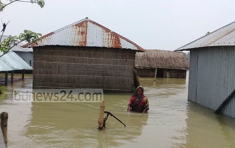 ডুবে গেছে মানুষের মুখের আহার, জীবন আর স্বপ্ন 