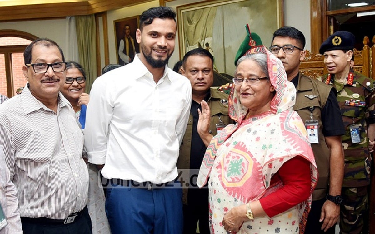 মাশরাফির নির্বাচন: একটি ভিন্ন মূল্যায়ন