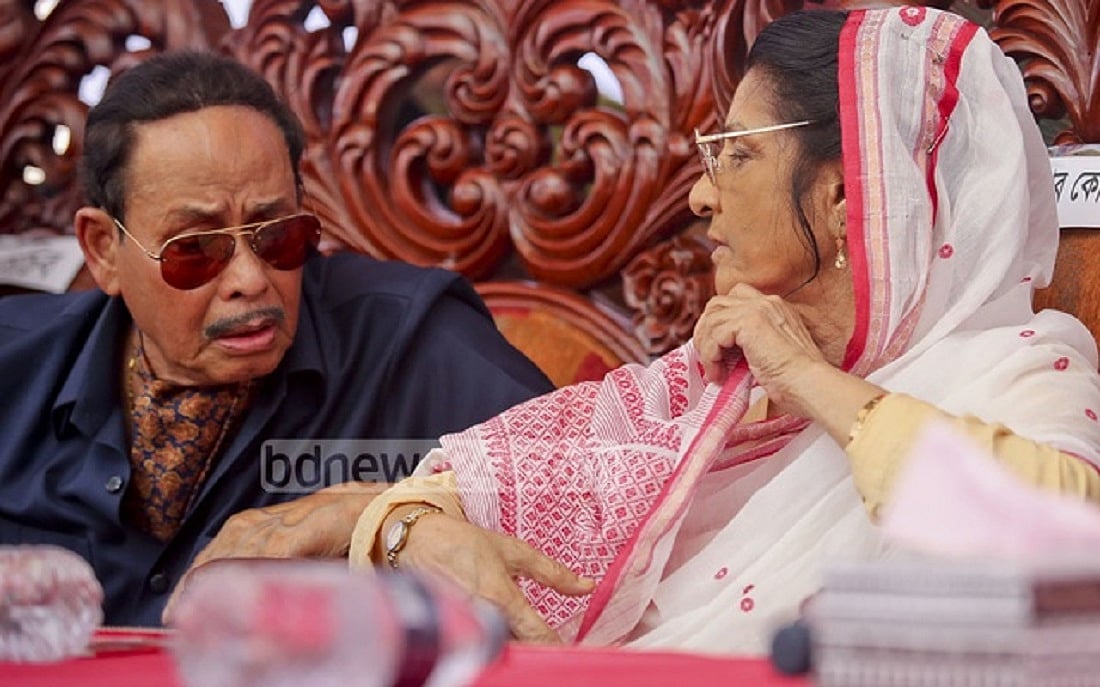 বিতর্কিত নেতা ও জেনারেল এরশাদের এপিঠ-ওপিঠ