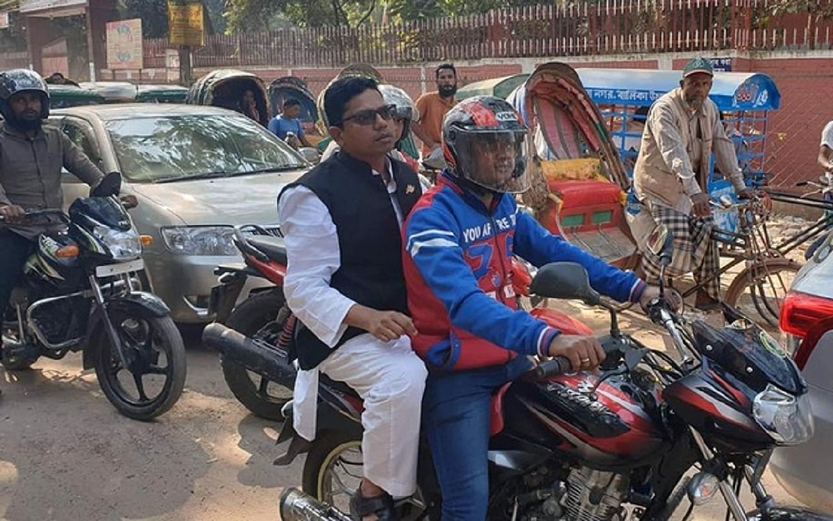 হেলমেট, ফেইসবুক, ব্যক্তি