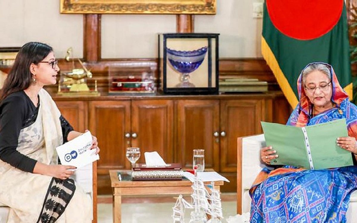 শেখ হাসিনার অবসরে যাবার ইচ্ছে ও আমাদের শঙ্কা