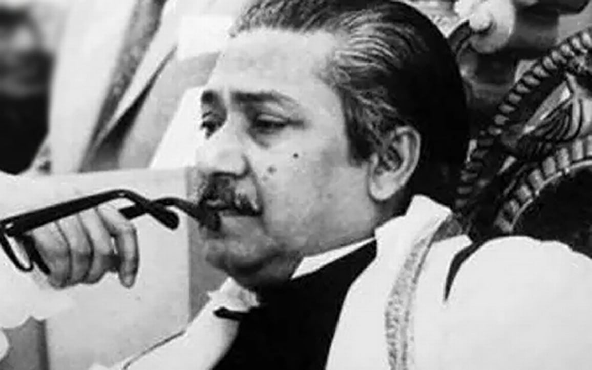 বঙ্গবন্ধু ও পাকিস্তানের রাজনীতিকে অর্থনীতির ধারায় ফেরানো