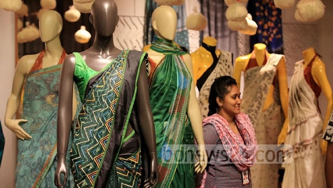 আলিফ লাইলা-৯: শাড়ির অসার ইশারা বনাম মহলবিশেষের অতিসাড়া