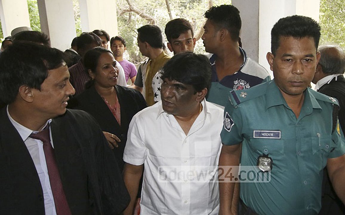 ‘রাষ্ট্রীয়’ জামাই আদর!
