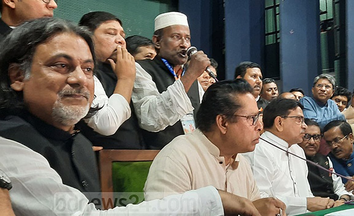 ‘নিউ নরমাল’- ইংরেজির অধ্যাপক ক্লাসরুমের বাইরে রাজনীতির ময়দানে