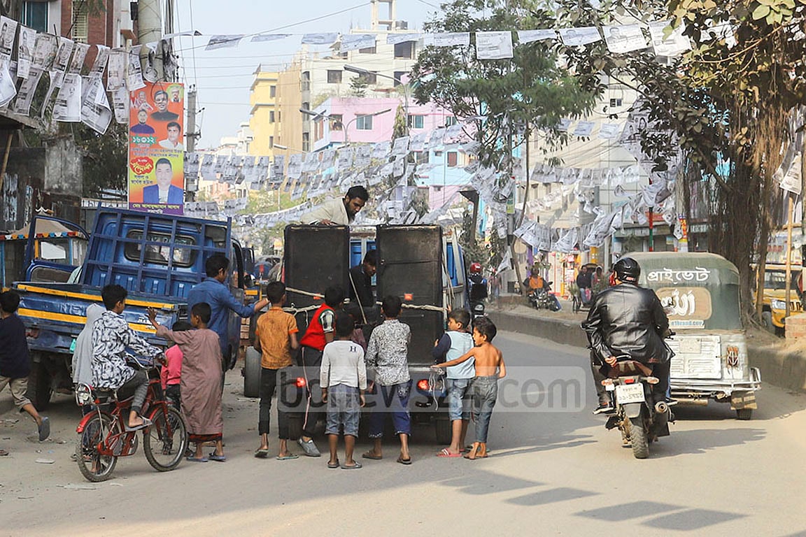 নির্বাচনী প্রচার যখন যন্ত্রণা
