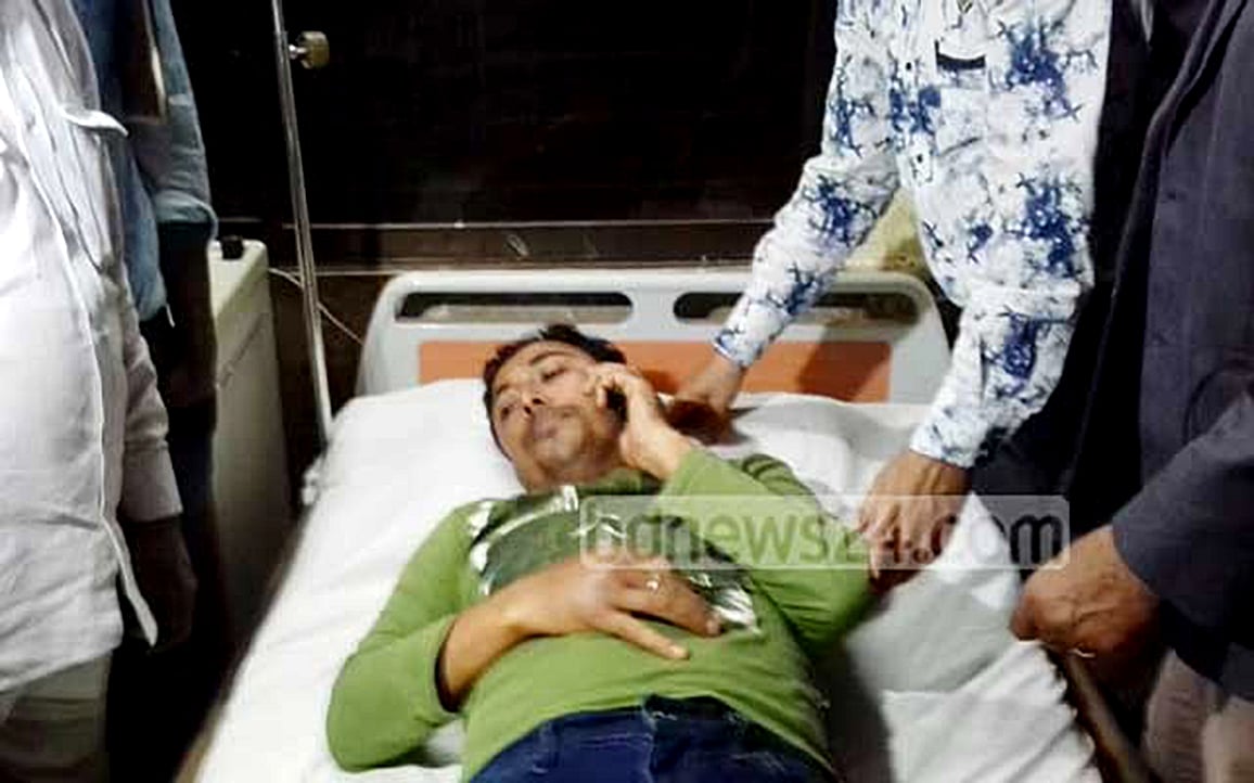 ডিসি যখন শাসক দলের ‘চামচা’ অথবা ক্ষমতাবান ‘অত্যাচারী’