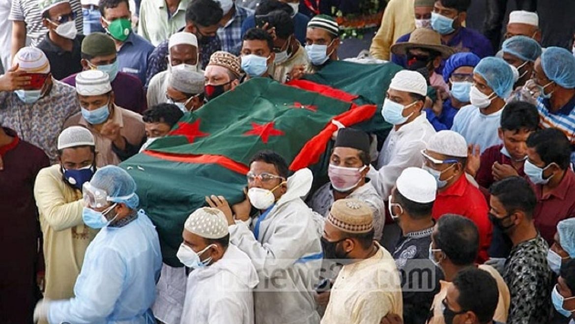 ওগো তোরা আজ যাসরে ঘরের বাহিরে!