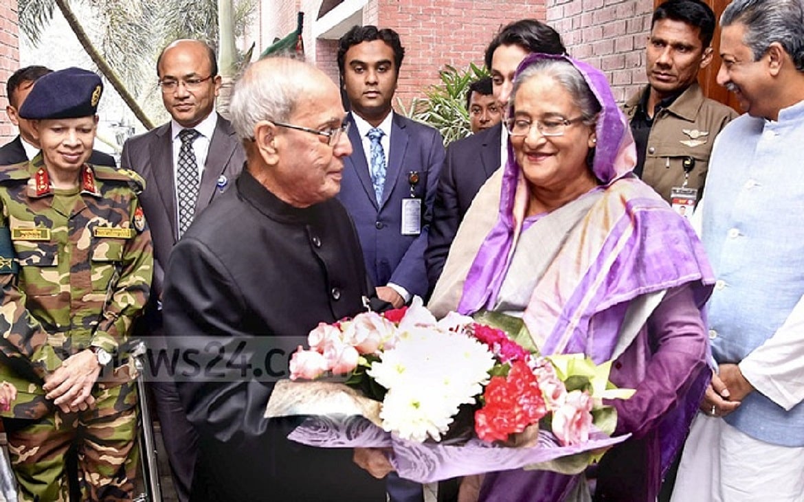 প্রণব মুখোপাধ্যায়: রাজনীতি ও বিতর্ক