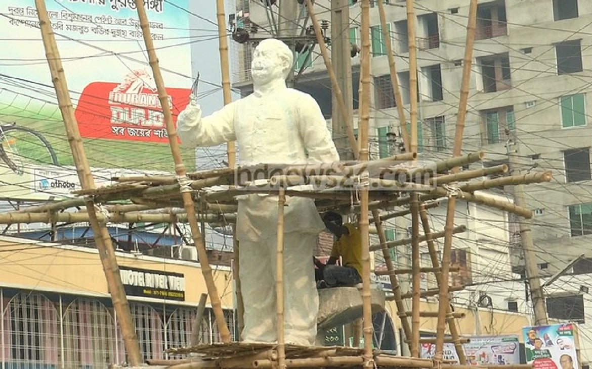 ভাস্কর্য নয়, বঙ্গবন্ধুর আদর্শকেই ভয়