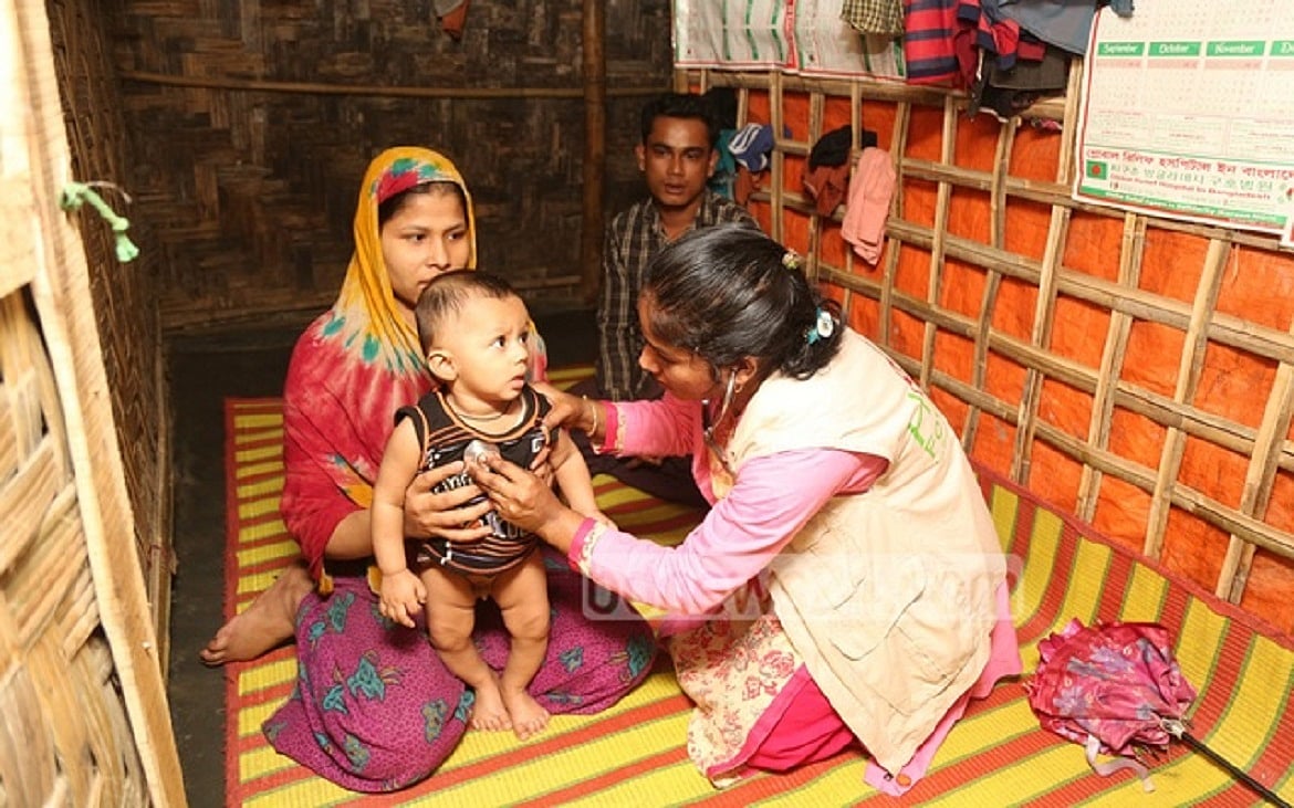 গরিবের সেবাদানকারী স্বাস্থ্যকর্মীরা কোভিড টিকা পাবেন তো?