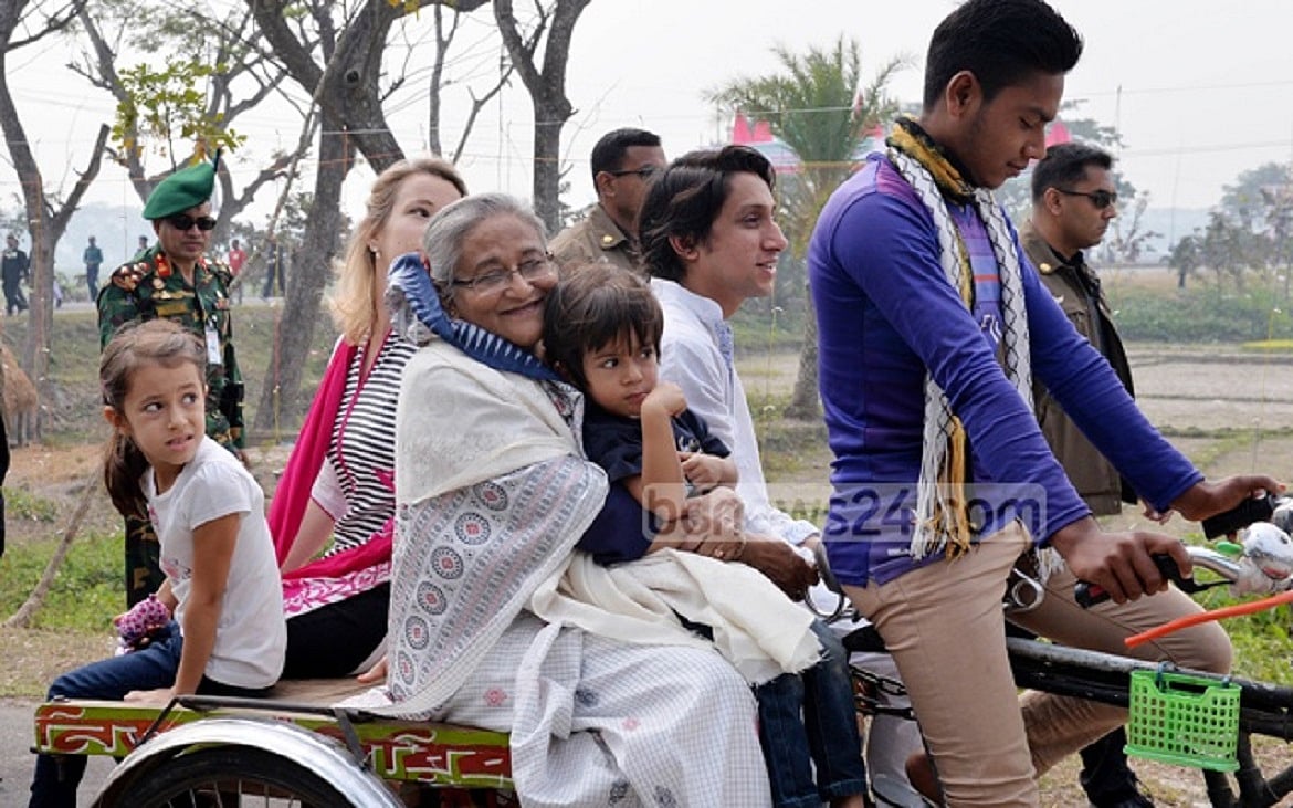 তারুণ্যেই মহিমান্বিত জীবনে