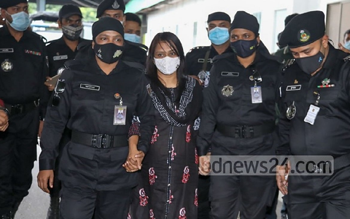 ক্ষমতার যাত্রাপালার ‘চরিত্রহীন’ চরিত্ররা